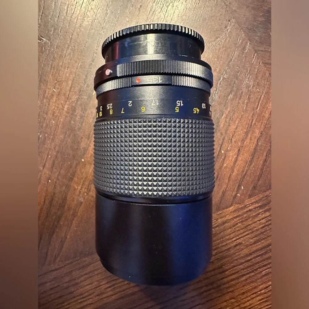 KONICA HEXANON AR 135MM F/3.2 TELEPHOTO LENS. KONICA AR MOUNT CLEAN GLASS & CASE
